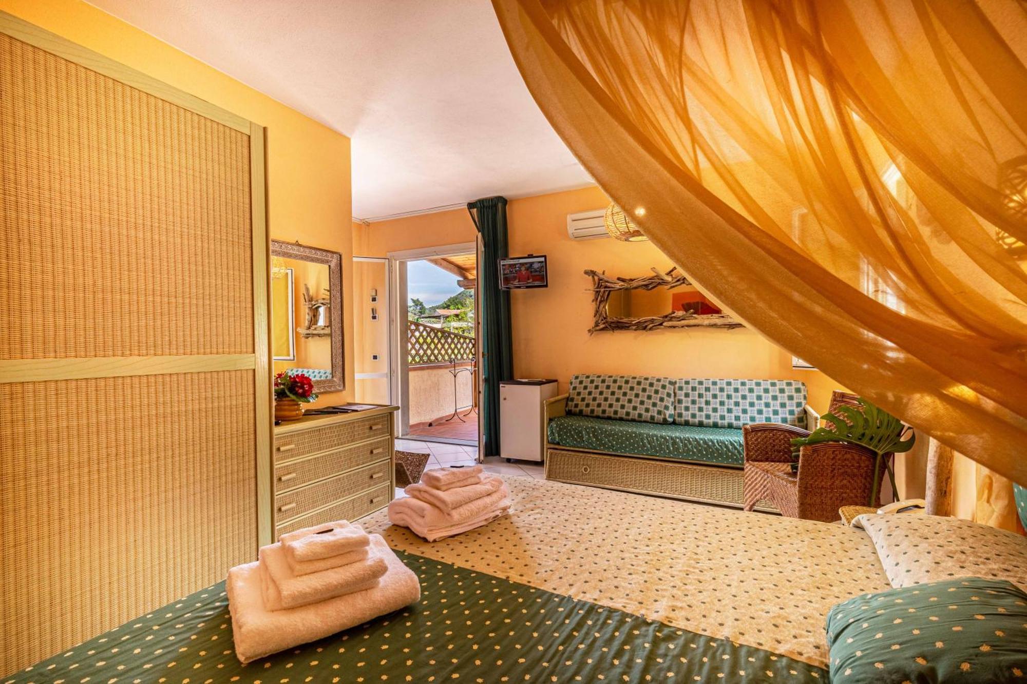Hotel Cernia Isola Botanica SantʼAndrea Dış mekan fotoğraf