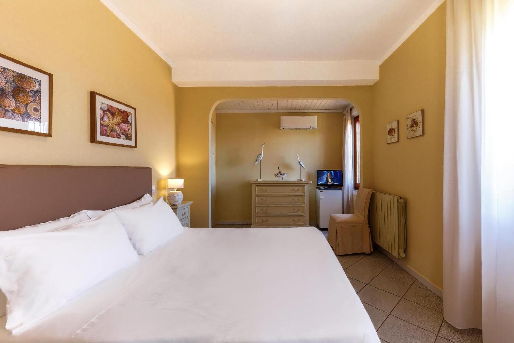 Hotel Cernia Isola Botanica SantʼAndrea Dış mekan fotoğraf